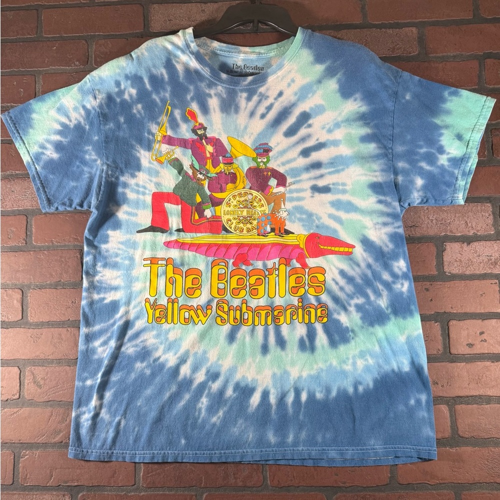 🌈 The Beatles Yellow Submarine Tie-Dye Tee ( M )